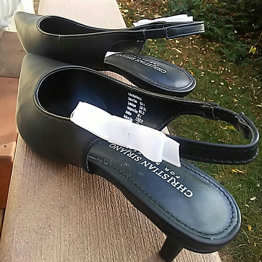 Low Heels - Picture 2 of 2
